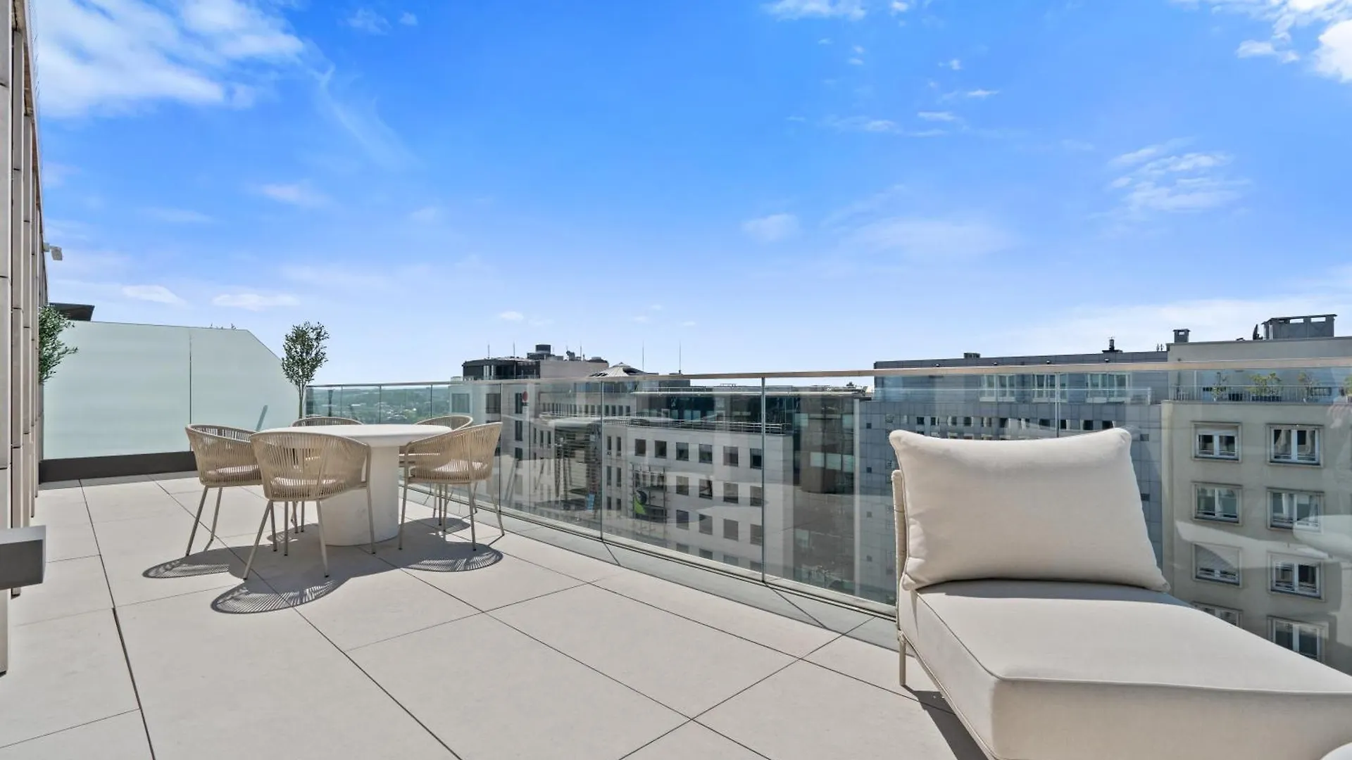 Voya Residence Zenit Royal - Luxury Apart Hotel Rooftop Views & Concierge Luxembourg